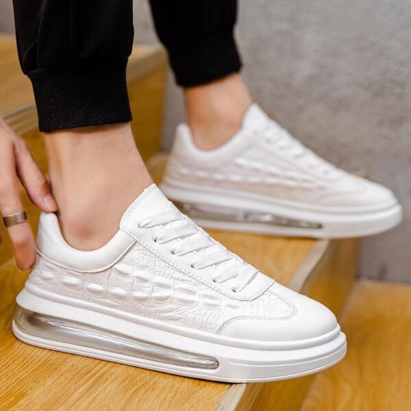 ⁦Trendy Leather Men's Shoes Fashion Casual Sneakers⁩ - الصورة ⁦3⁩